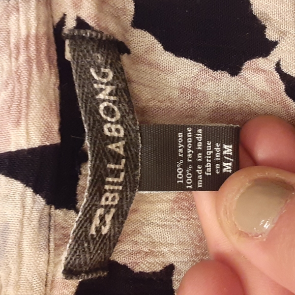 Billabong Floral Blouse - Picture 2 of 4